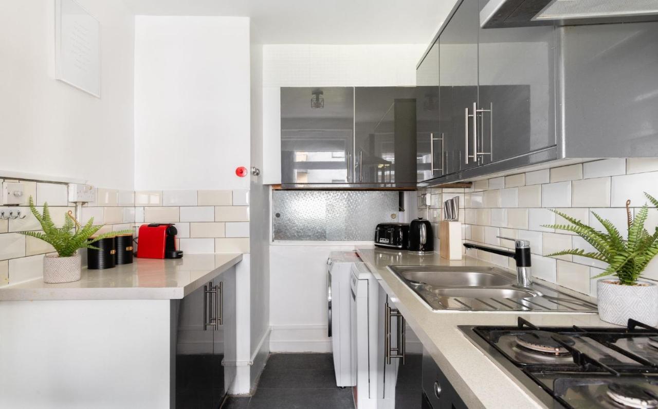 Spacious And Modern 4 Bed Apartment Next To Borough Station Лондон Экстерьер фото